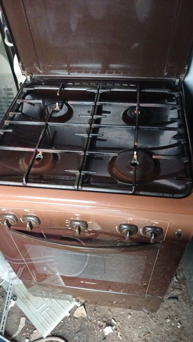 Прадается газ плита