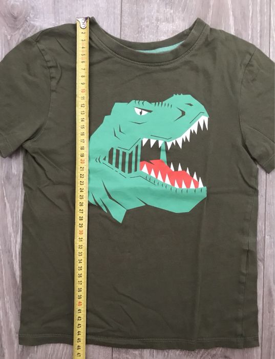 Tricou H&M cu dino nr.122-128