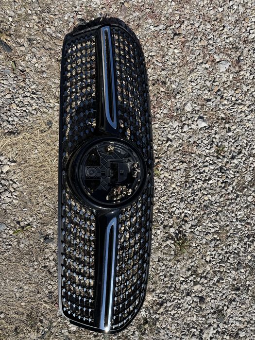 Предна решетка Mercedes AMG