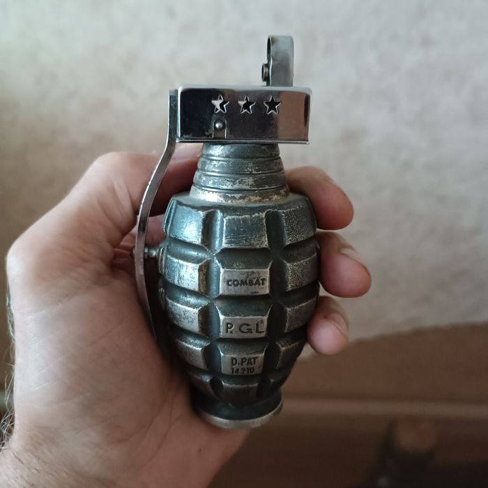 Зажигалка бензиновая