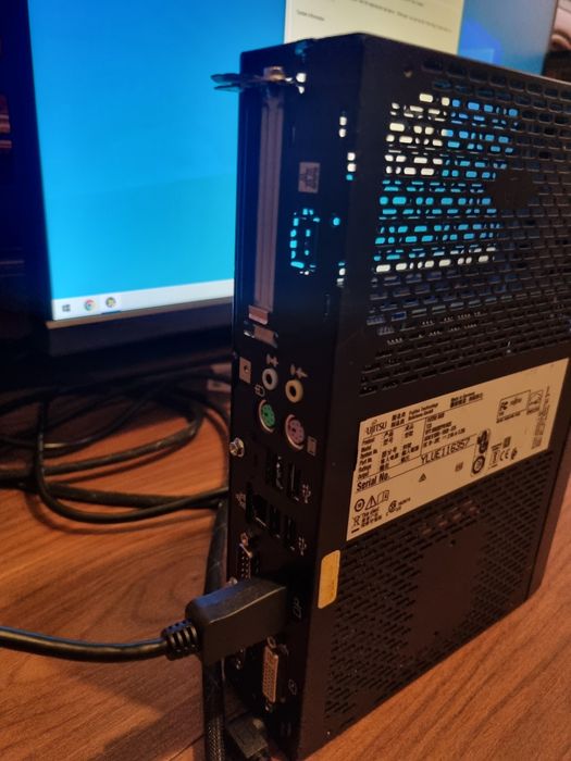PC Slim SFF Fujitsu Futuro S920 AMD GX-424CC 2.4 ghz , 8gb RAM , SSD 64 gb , Windows 10