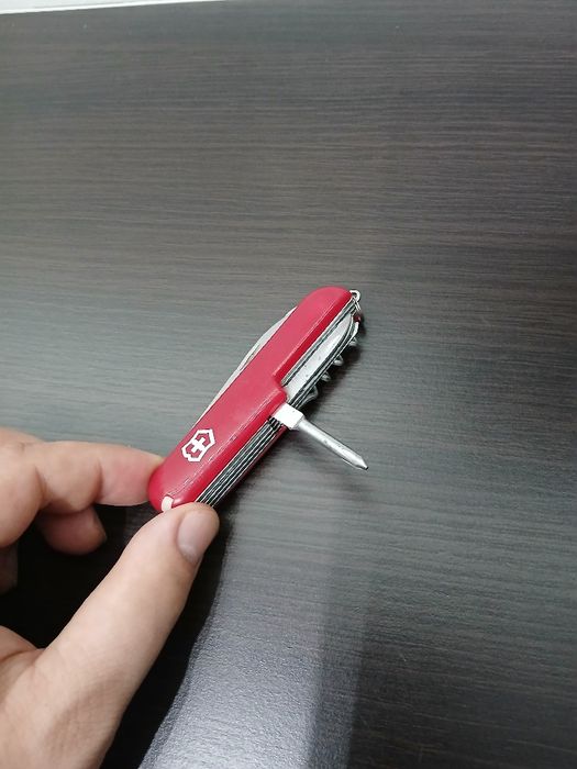 Briceag elvețian Swiss