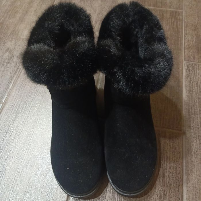 Продам уги женские