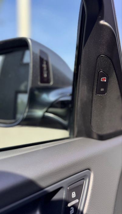 Audi Q5 S-Line / 2.0L / Quattro / Automatic