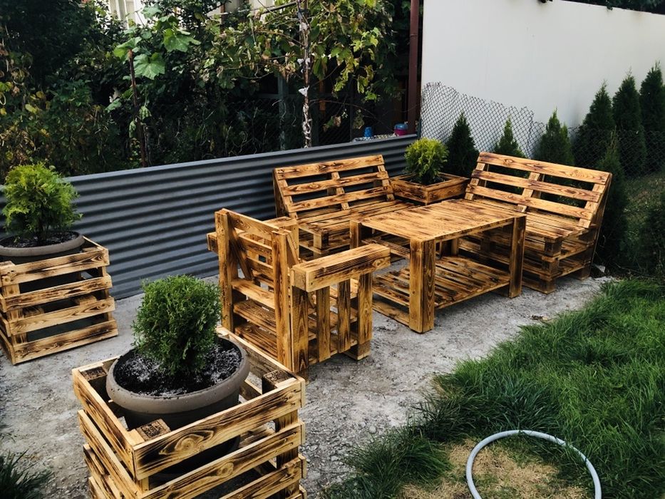 Градински палетни мебели