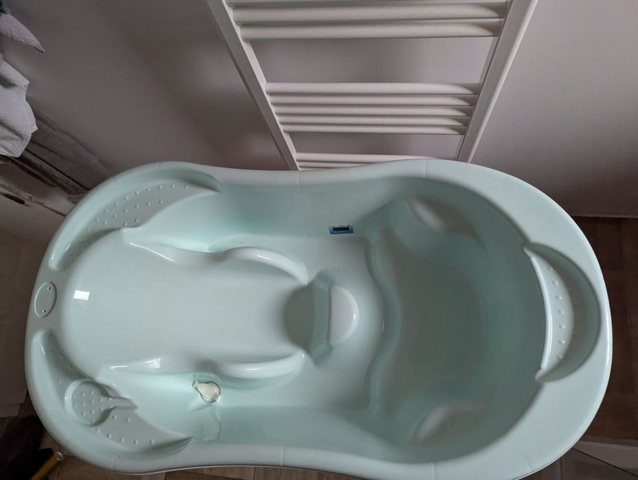 Cadă cu suport pentru bebeluși