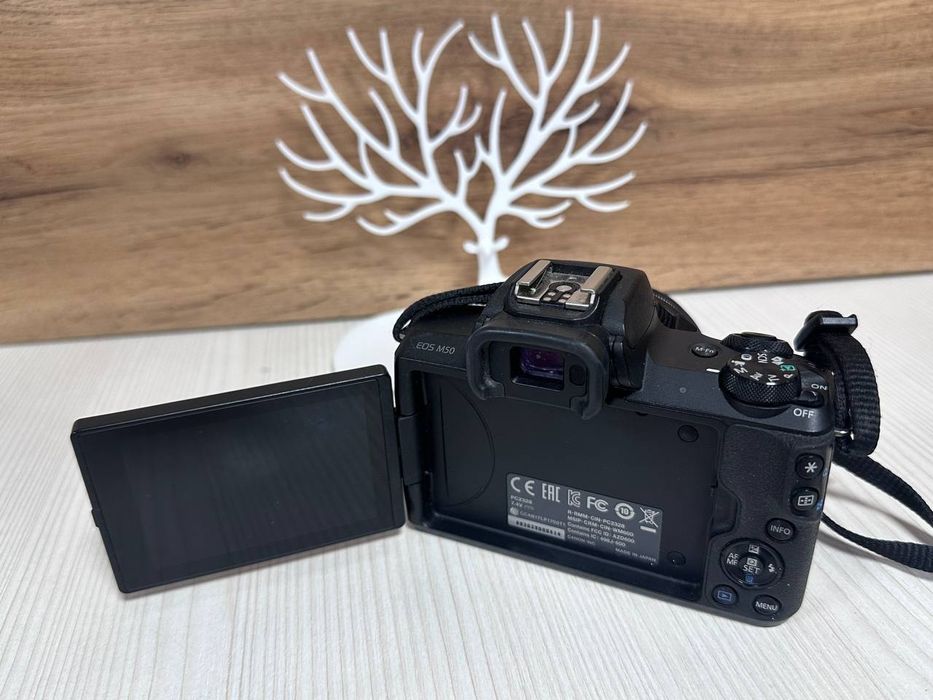 Камера Canon Еos M50
