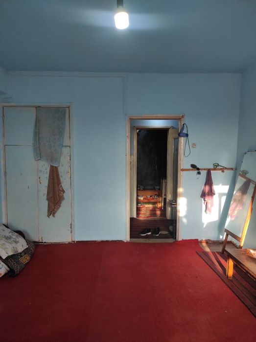 Продаётся. Юнусабад 2 кв.
1/4/4. своя.
34м.кв.. галерейка кирпич.
орен