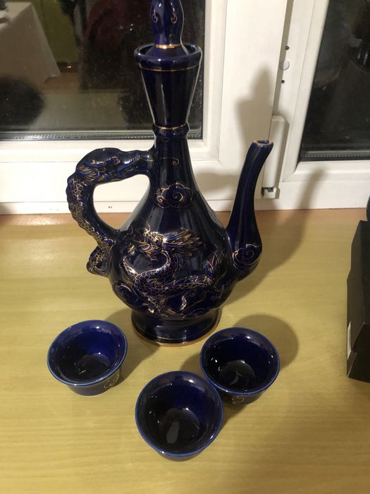 Кувшин « дракон» с чашечками