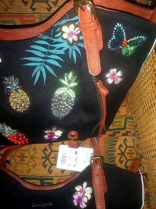 Poșetă Desigual foarte frumoasă