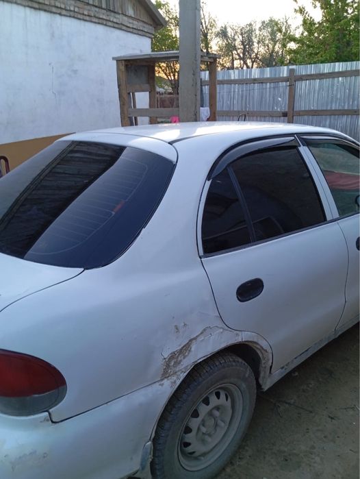 Hyundai accent 1998