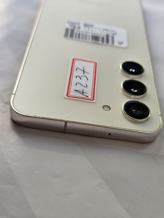 Samsung s23  5G  8/256gb