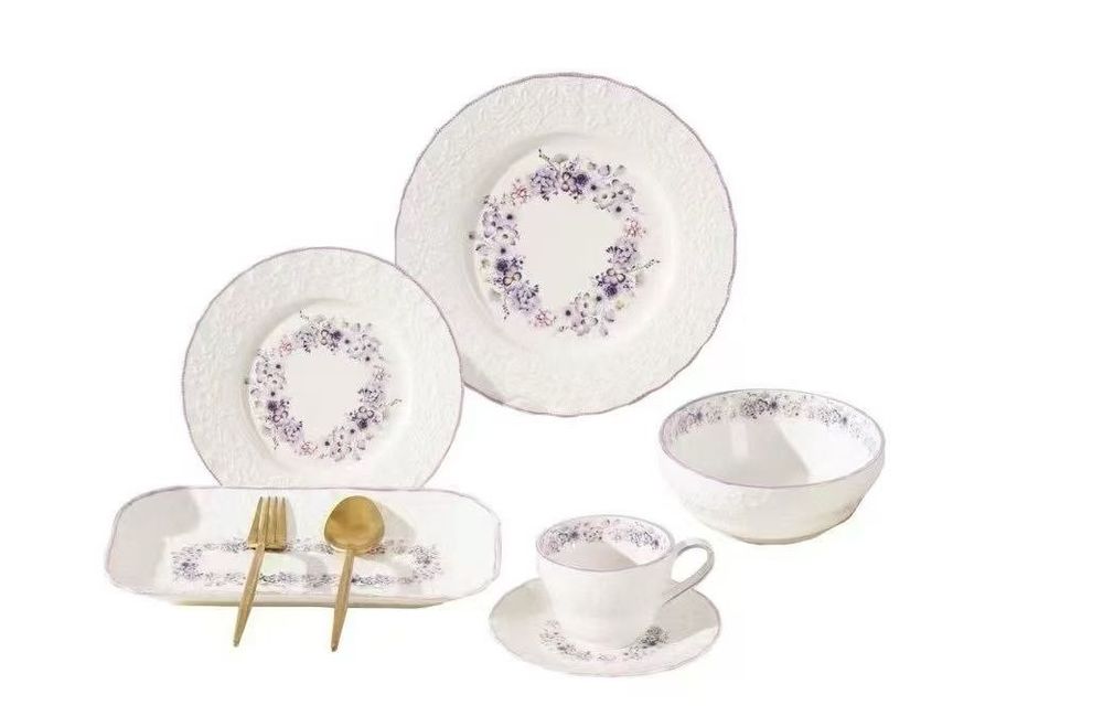 Столовый сервиз.