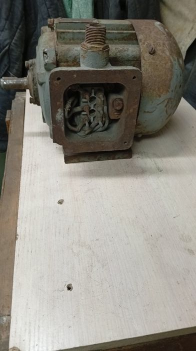 Продам элктродвигатель