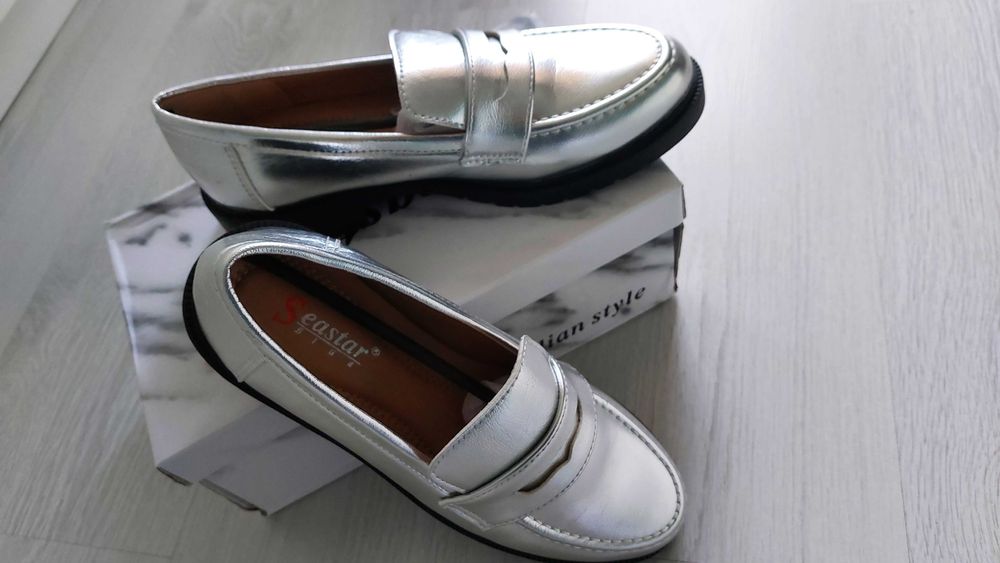 Mocasini argintii stil italian