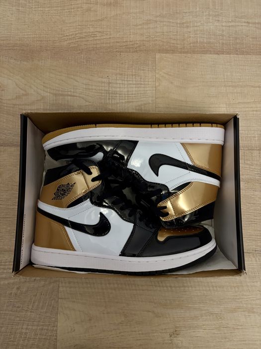 Vând Jordan Retro 1 Gold Toe