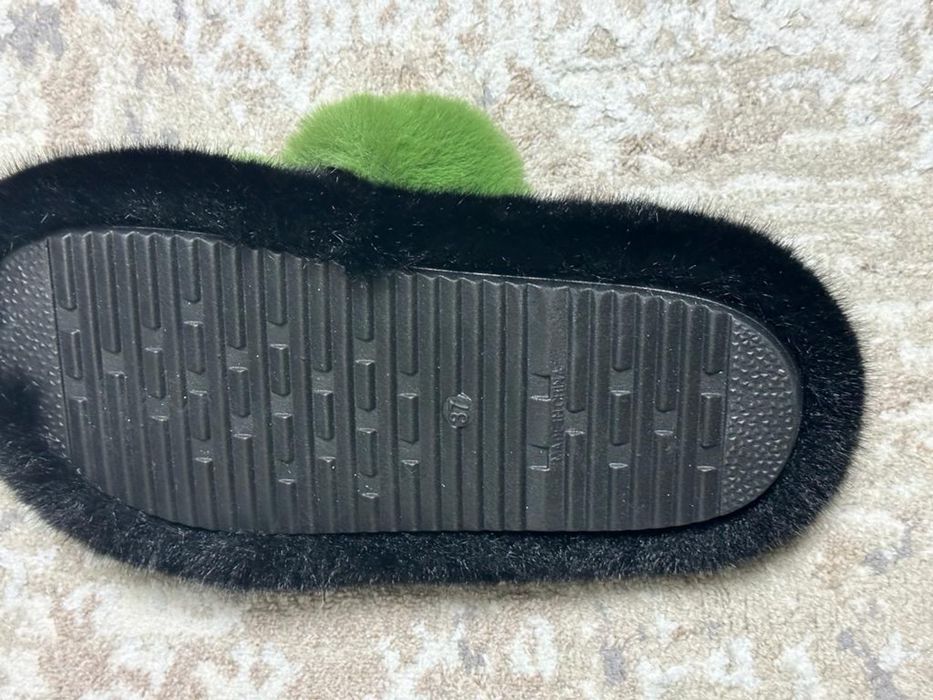 Продам тапочки женские