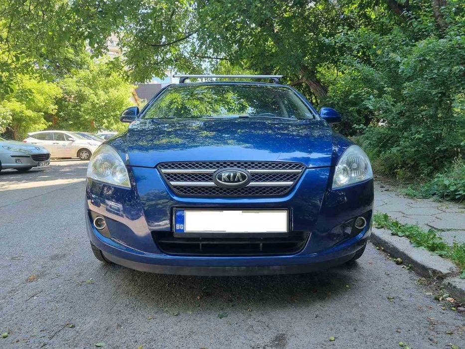 Продавам Kia Ceed, първа регистрация 02.2009 г., автоматична скоростна кутия 131 000km