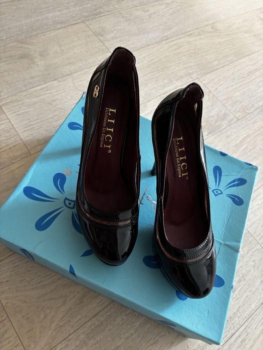 Продам туфли 36рр LIICI фирма