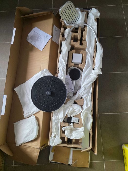 Sistem de duș Ideal Standard Ceratwist Alu+, duș cu economie de apă și jet variabil - Argintiu (338 x 501 x 1104 mm)