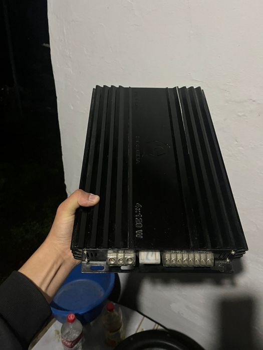 Продам сабвуфер уселители калонки дверные обшивки от субару легасси