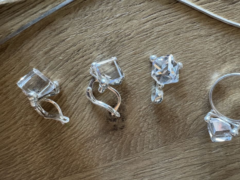 Сребърен комплект бижута с кристал