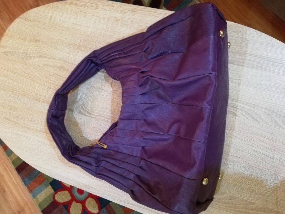 Vând poșetă nouă