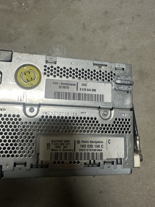 Navigatie VW Passat B6, Golf 5, Touran cod 1k0035198c
