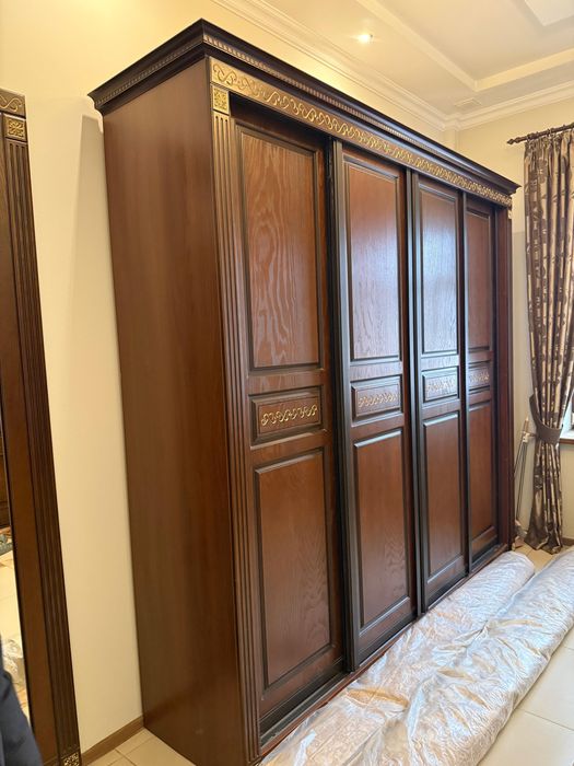 прихожий деревянный Итальянский шкаф