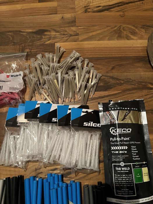 Лепила и материали