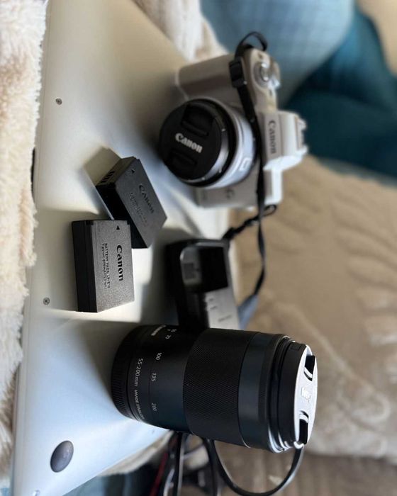 Canon EOS M50 Mark II + Obiectiv EF-M 15-45mm + 2 baterii – Stare 9/10