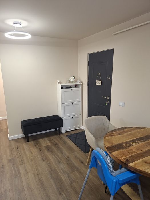 Vand apartament cu 4 camere