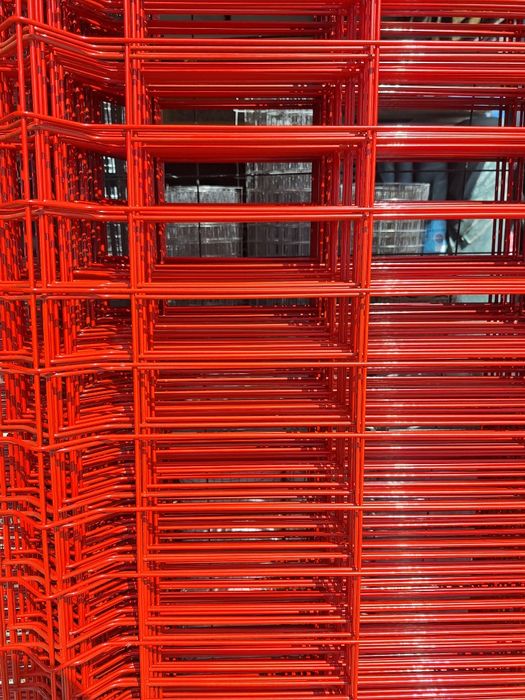 Евро забор красный