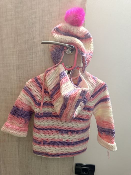 Vand set impletit manual pentru fetite 1 -1,5 ani , pret 30 lei