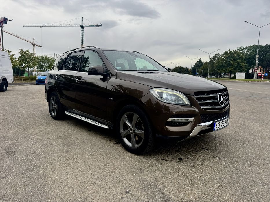 Mercedes ML350 4MATIC 3.0d 258cp Suspensie Aer PROPRIETAR accept unele variante cu auto mai ieftin