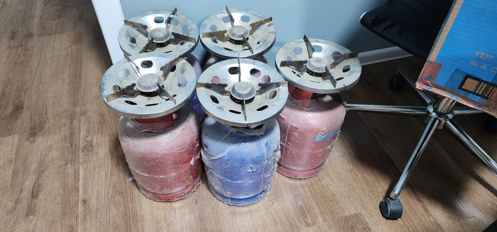 Продаются газовые балконы ( пропан ) 7литровые 6шт.
Б/у 1 раз зоправля