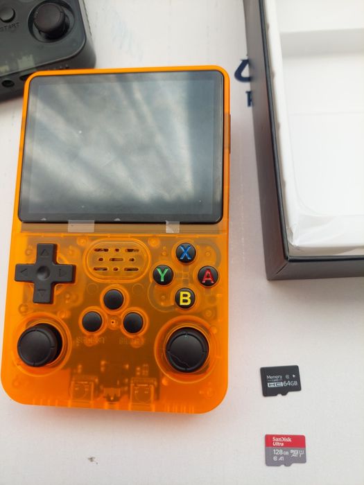 Consola R36S de jocuri retro nu mai pornește ?