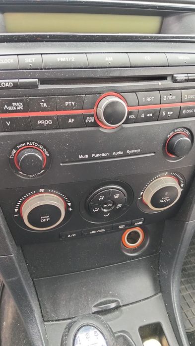 Vând Mazda 3, an 2006