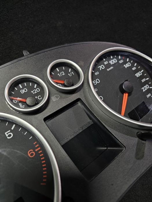 Ceasuri de bord Audi A2 1.4benzina AUA