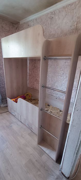 Продам 2 ярусную кровать