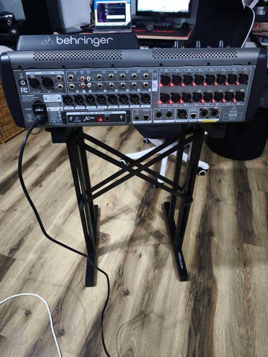 Behringer X32 Compact