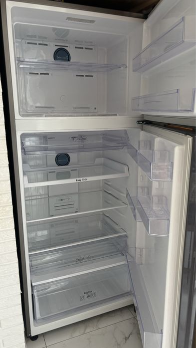 Холодильник с морозильником