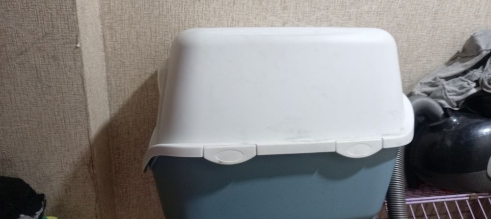 Лоток закрытый для котов