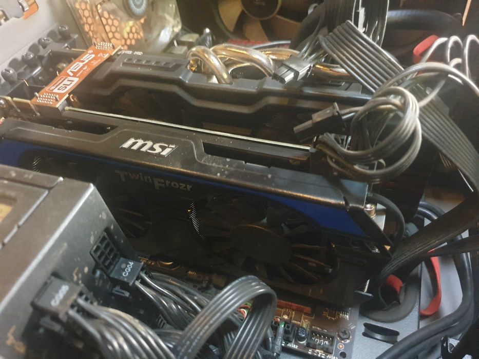 Продавам 2 броя - NVIDIA GTX 660ti DDR5 2GB