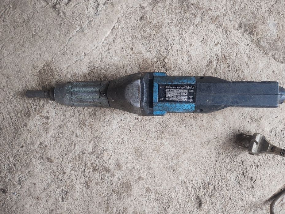 Машина за резбоване