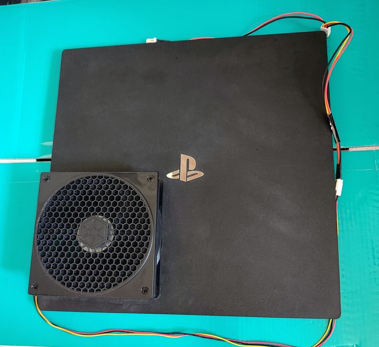 Capac ps4 pro cu ventilator