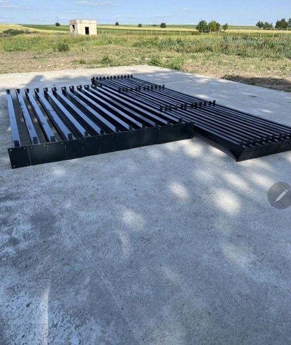 Vand structuri metalice la 59 euro mp structura +panouri