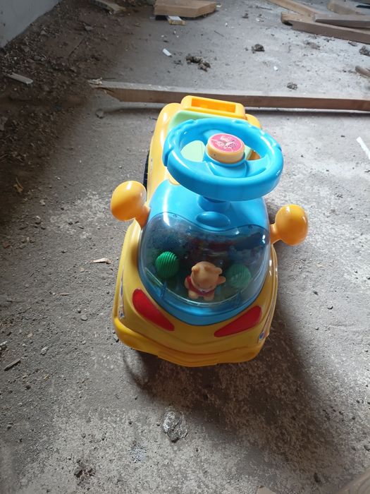 Продам детскую машинку