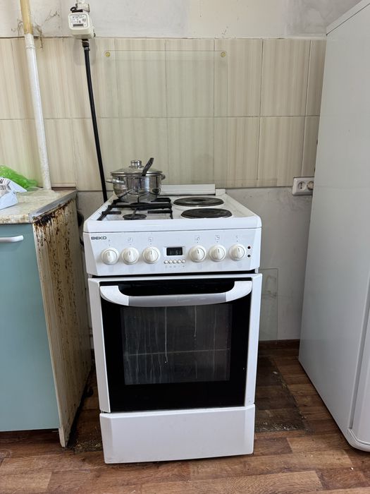 Продам газ плиту