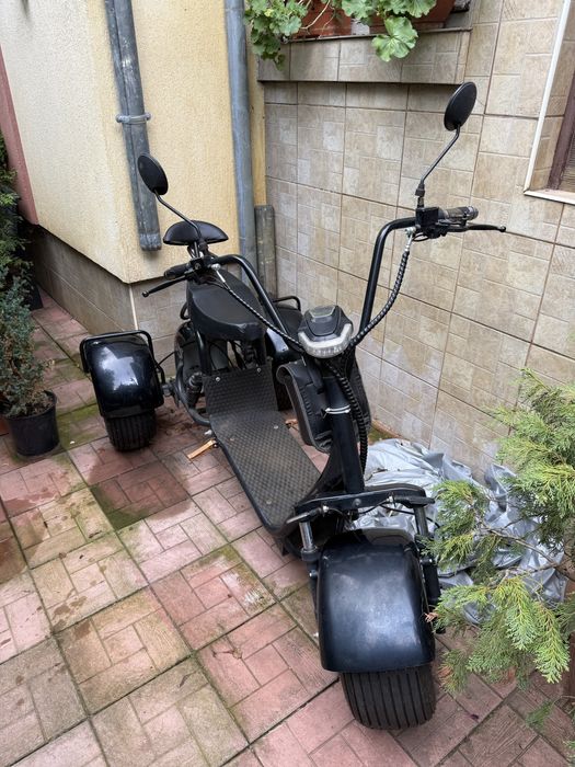 Scuter electric cu 3 roti
